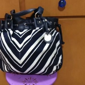 Black and white juicy couture purse